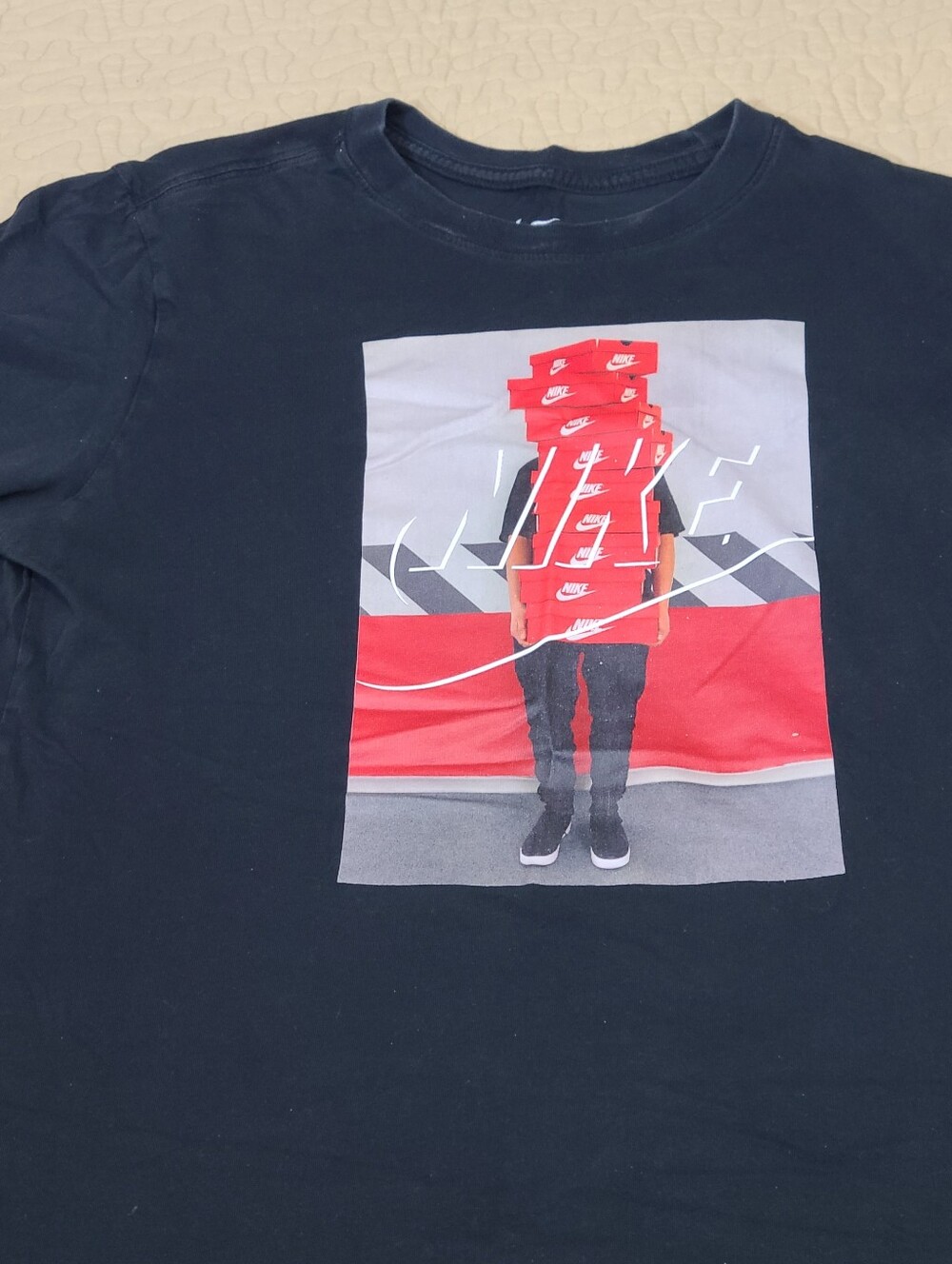 Nike Stacked Boxes T shirt size S